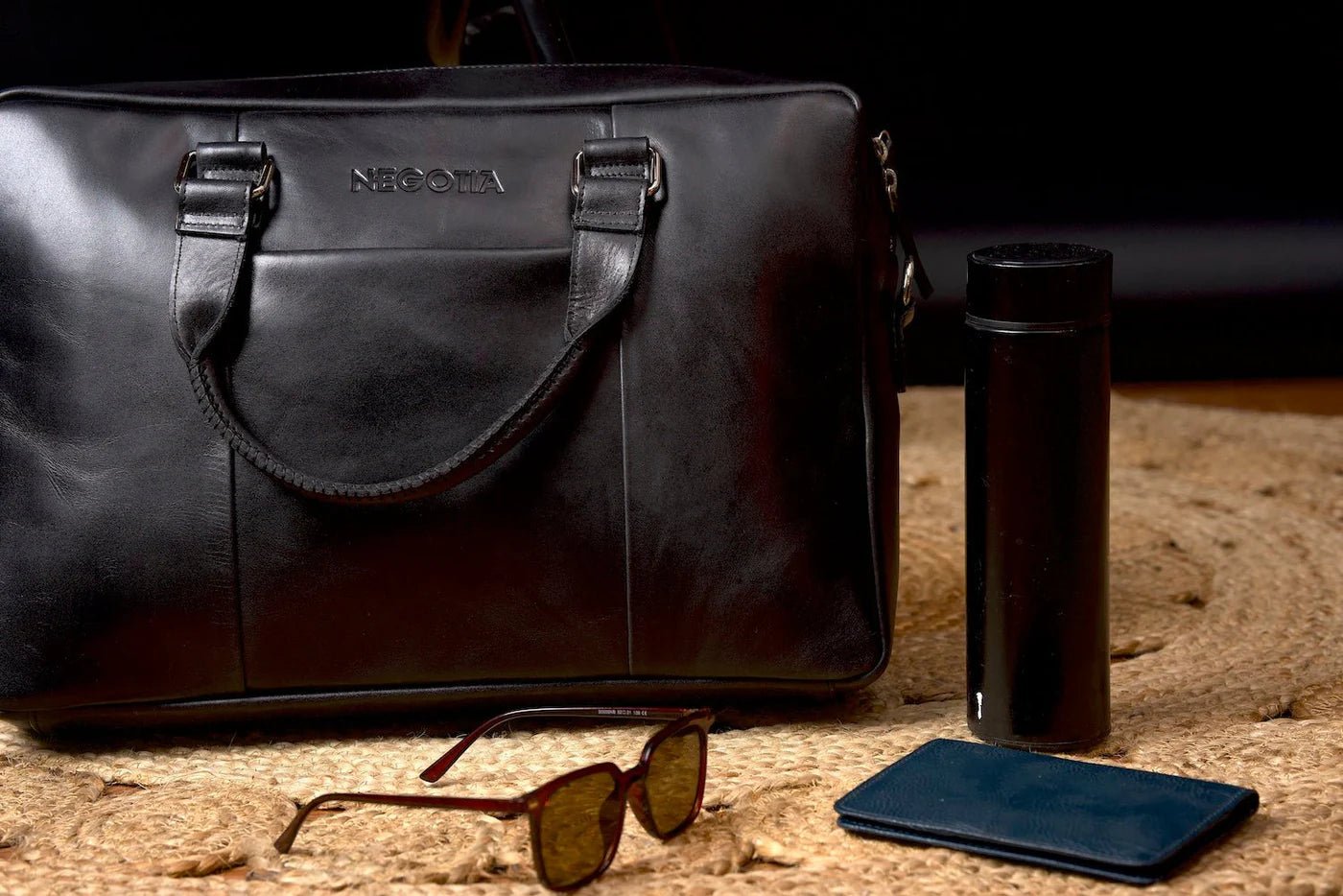 Alpha Apex Laptoptas 15,6" Zwart - NEGOTIA Leather