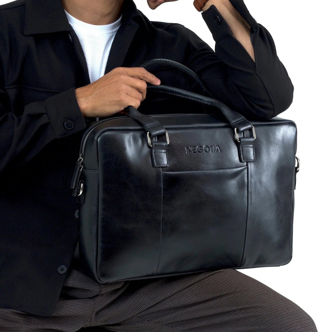 Alpha Apex Laptoptas 15,6" Zwart - NEGOTIA Leather