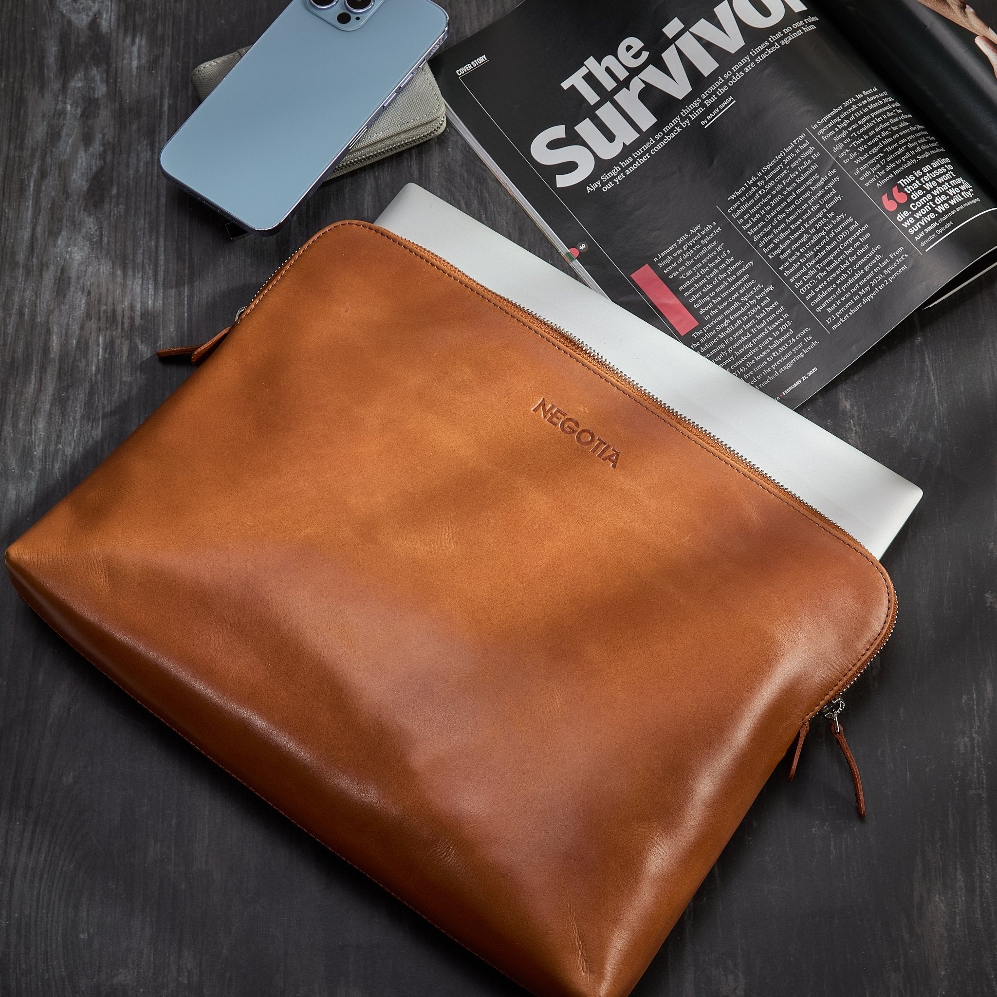 Alpha | Laptop sleeve Carry - All 14'' Bruin - NEGOTIA Leather