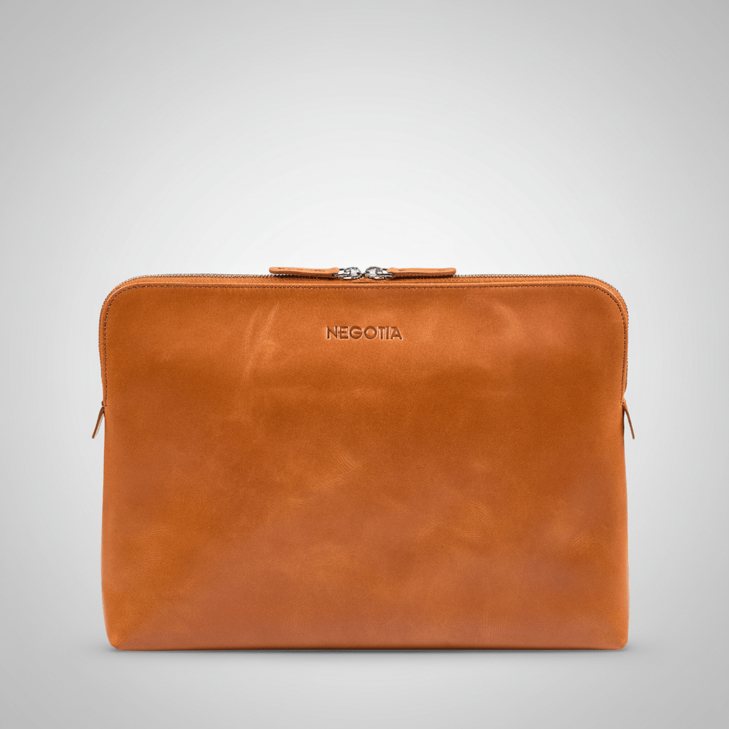 Alpha | Laptop sleeve Carry - All 14'' Cognac - NEGOTIA Leather