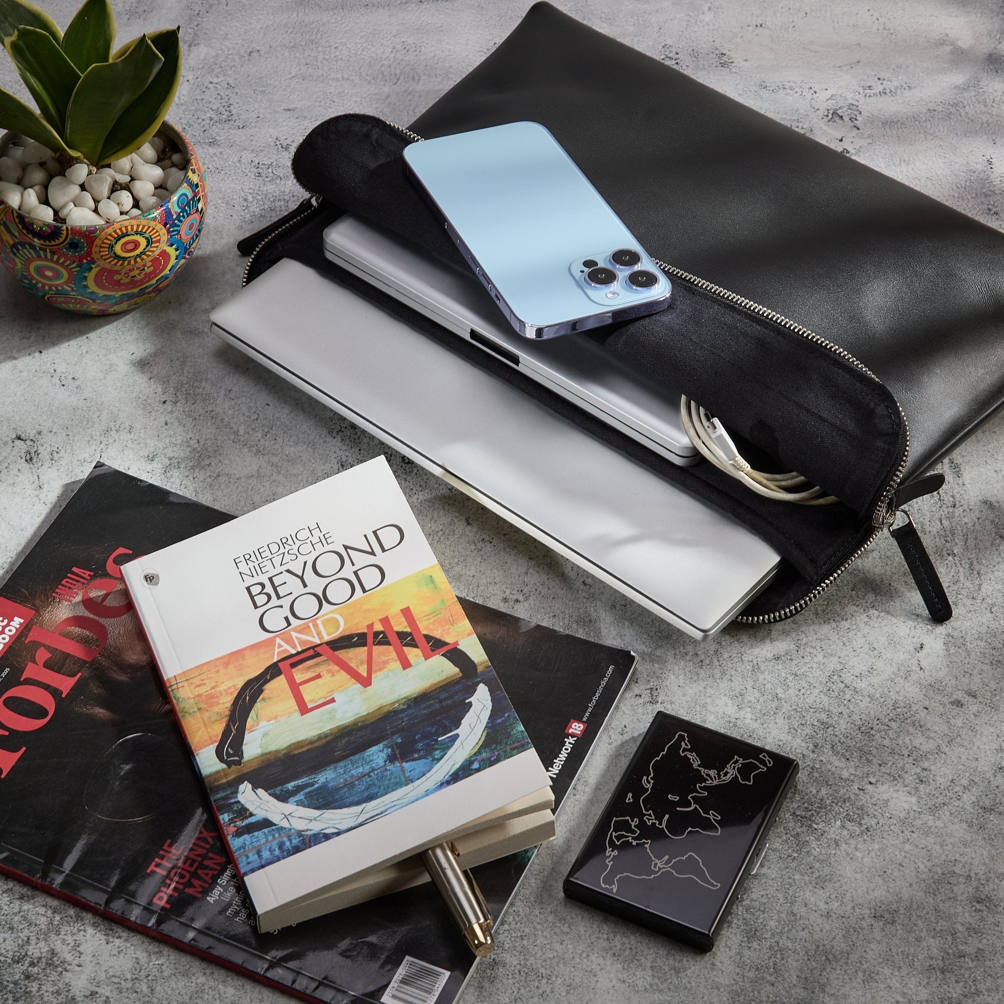 Alpha | Laptop sleeve Carry - All 14'' Zwart - NEGOTIA Leather