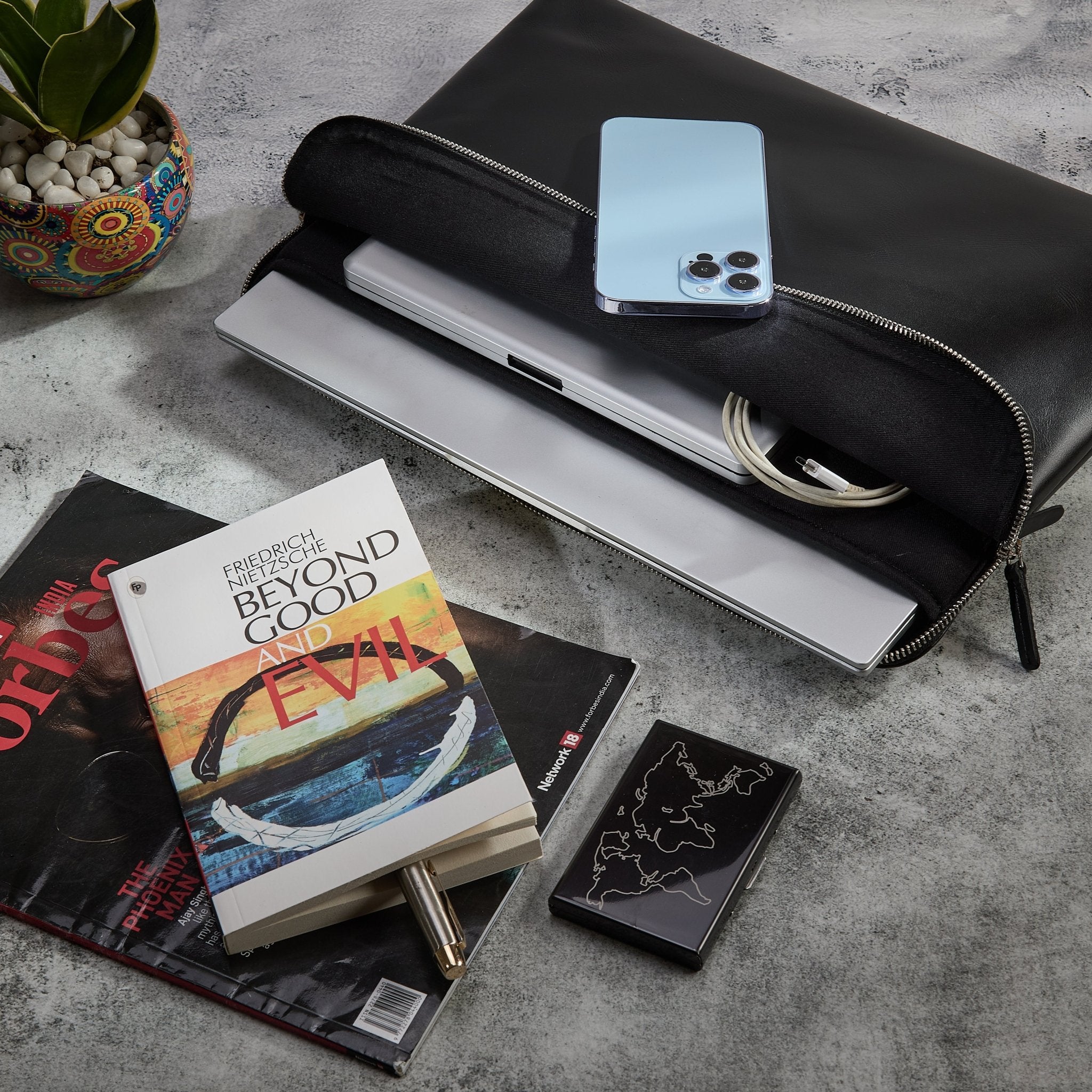 Alpha | Laptop sleeve Carry - All 15,6'' Zwart - NEGOTIA Leather