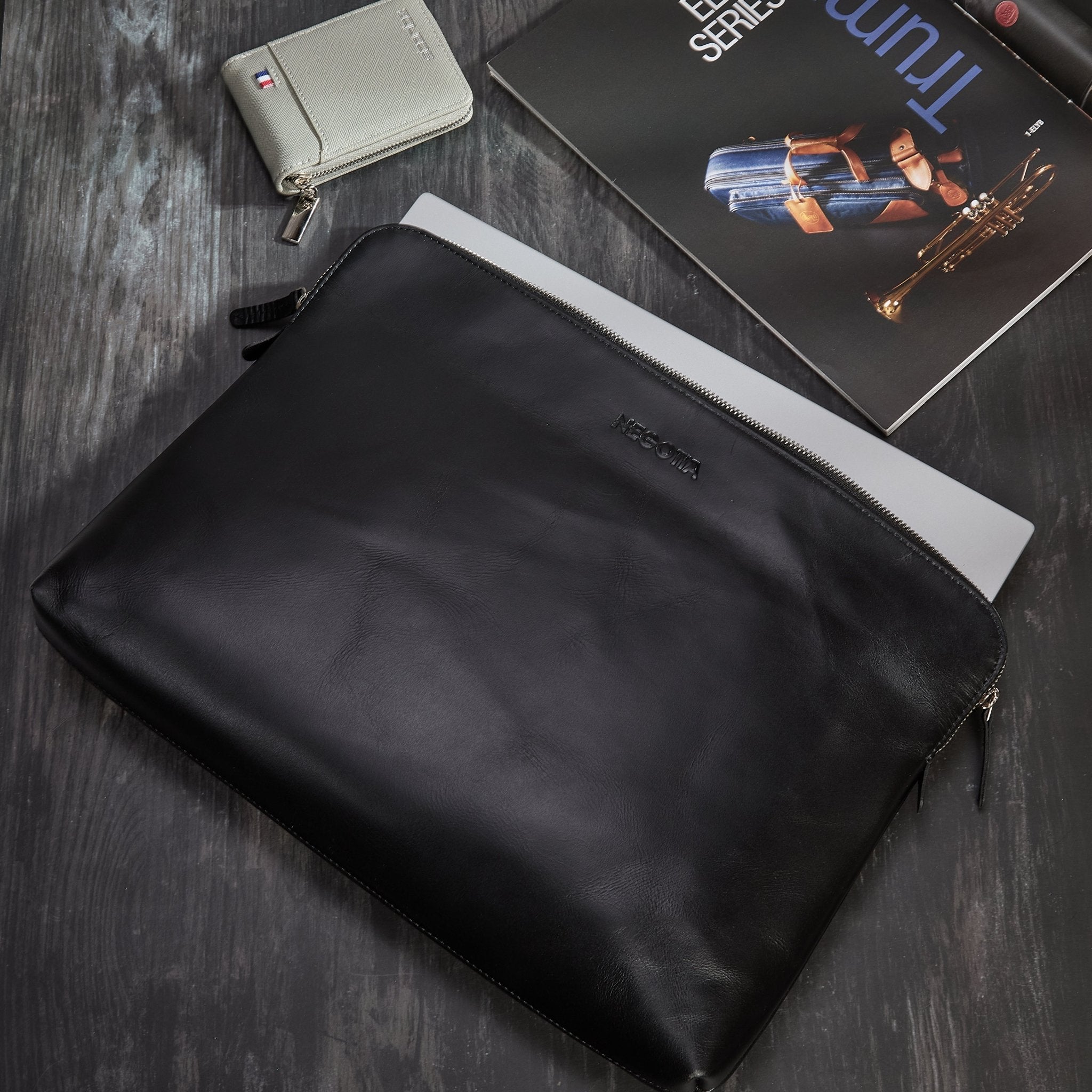Alpha | Laptop sleeve Carry - All 15,6'' Zwart - NEGOTIA Leather