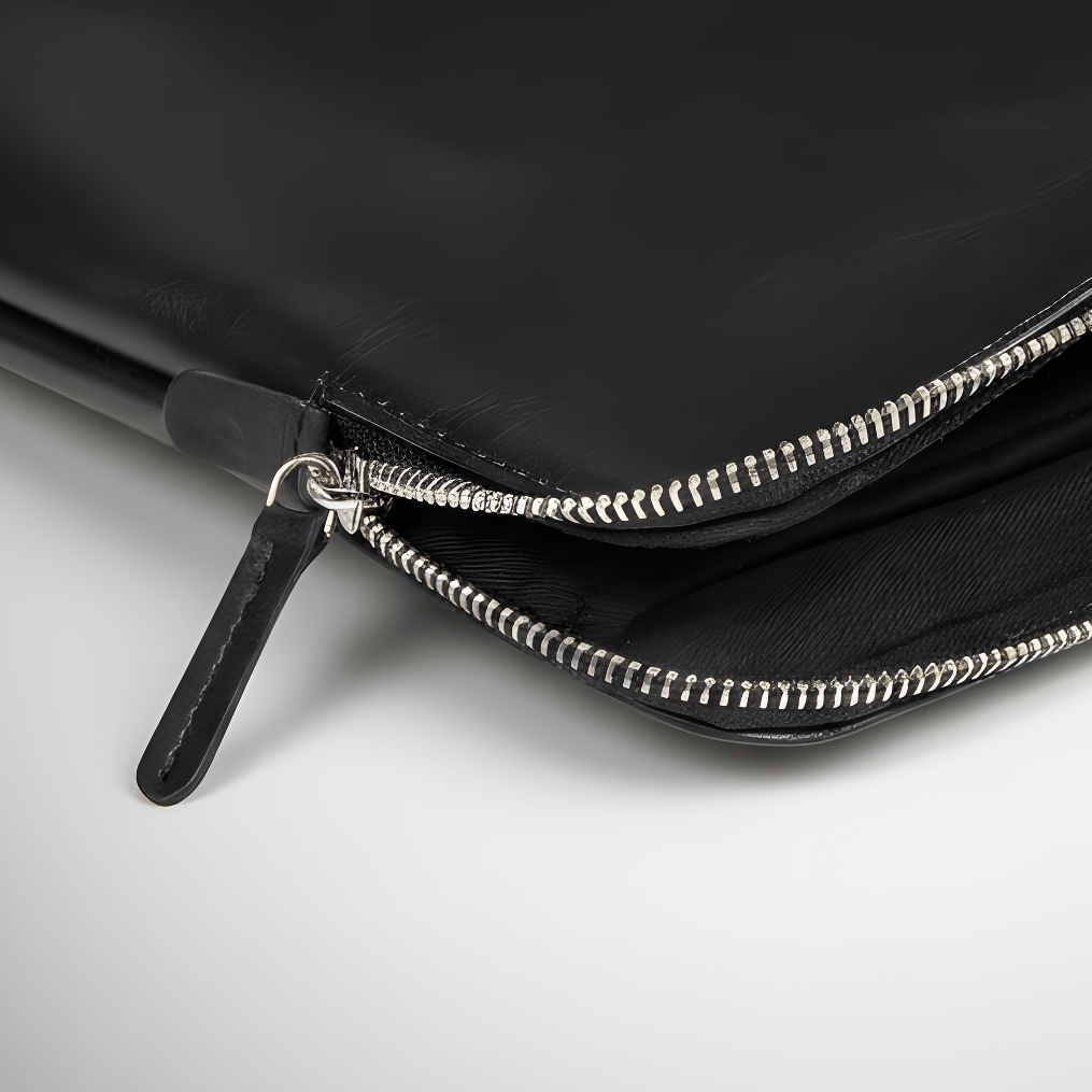 Alpha | Laptopsleeve Carry - All 15,6'' Zwart - NEGOTIA Leather