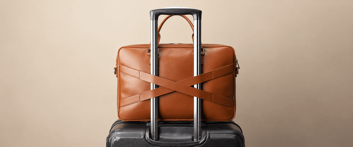Une sacoche ordinateur compte-t-elle comme bagage à main ou comme accessoire ? - Negotia Leather