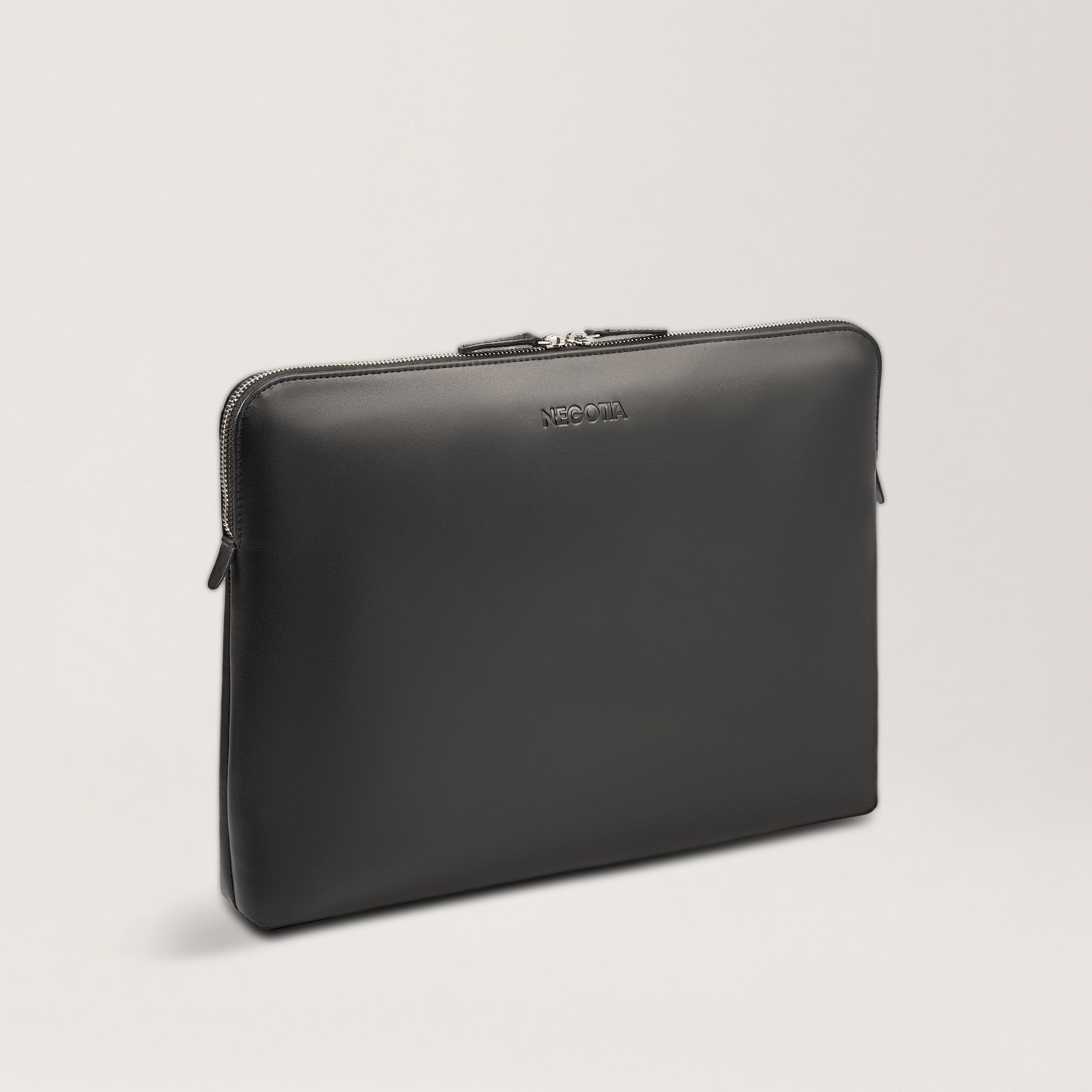 Mantle Sleeve 15.6 inch