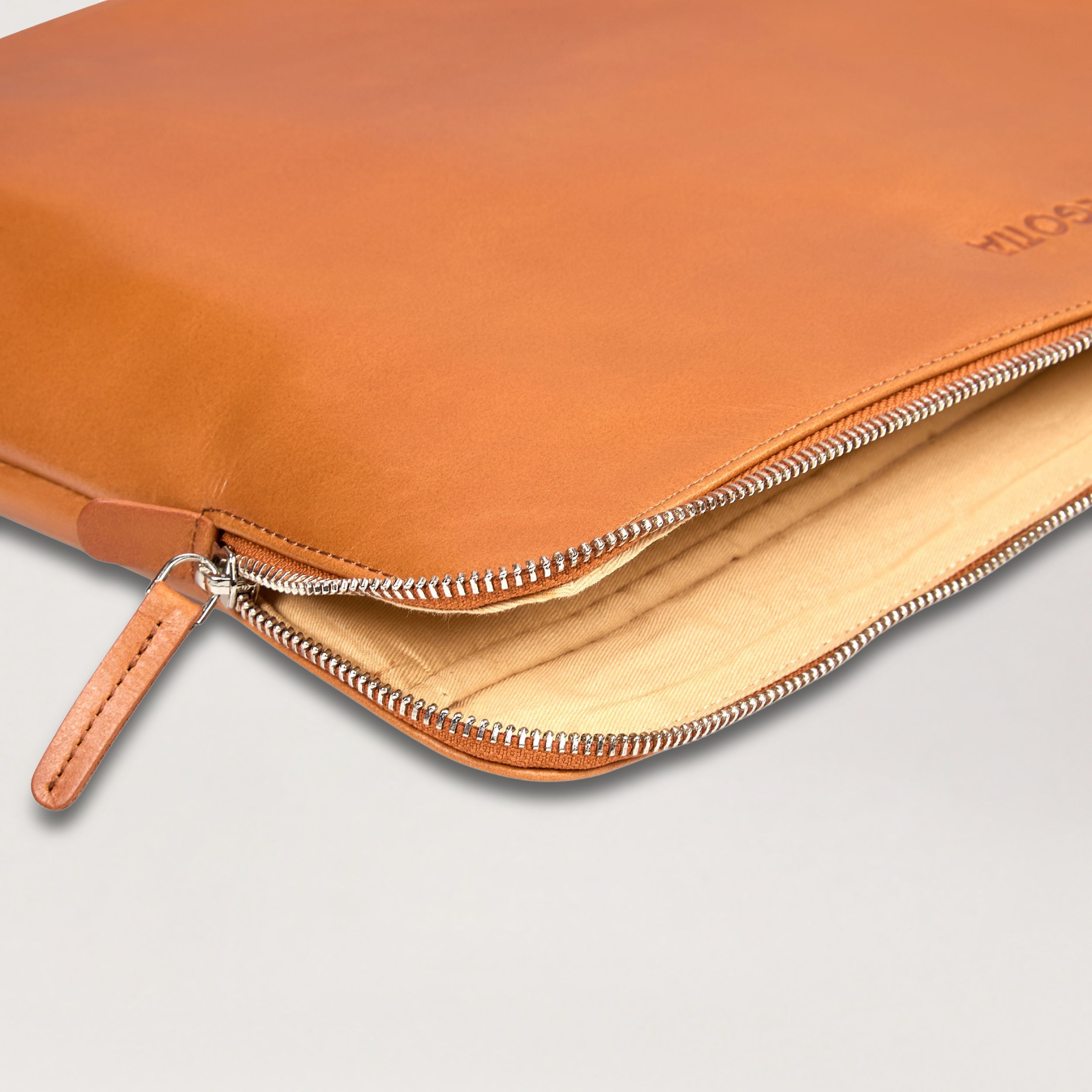 Mantle Sleeve 15,6 Zoll Cognac