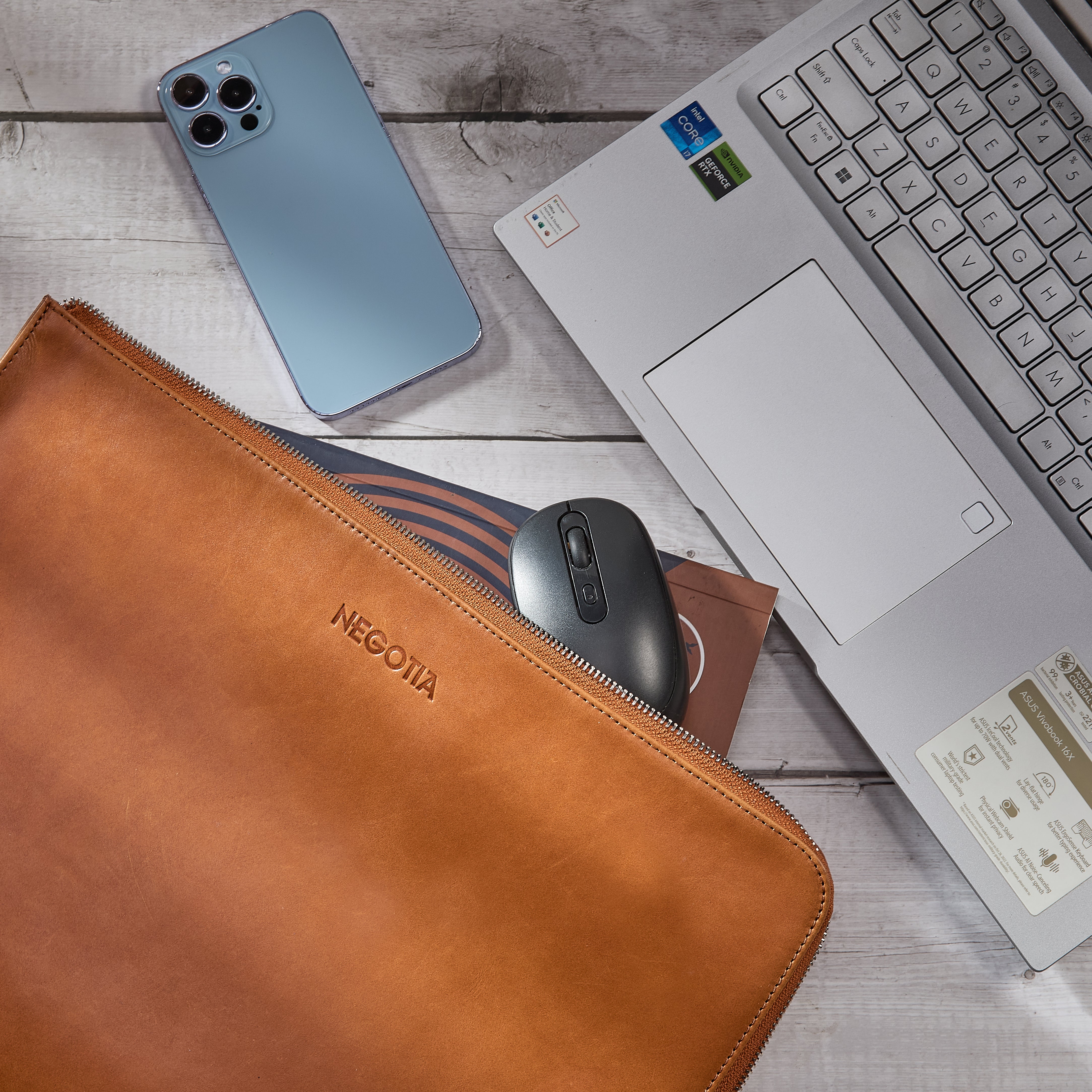 Alpha | Document & Laptop folio 15,6'' Cognac