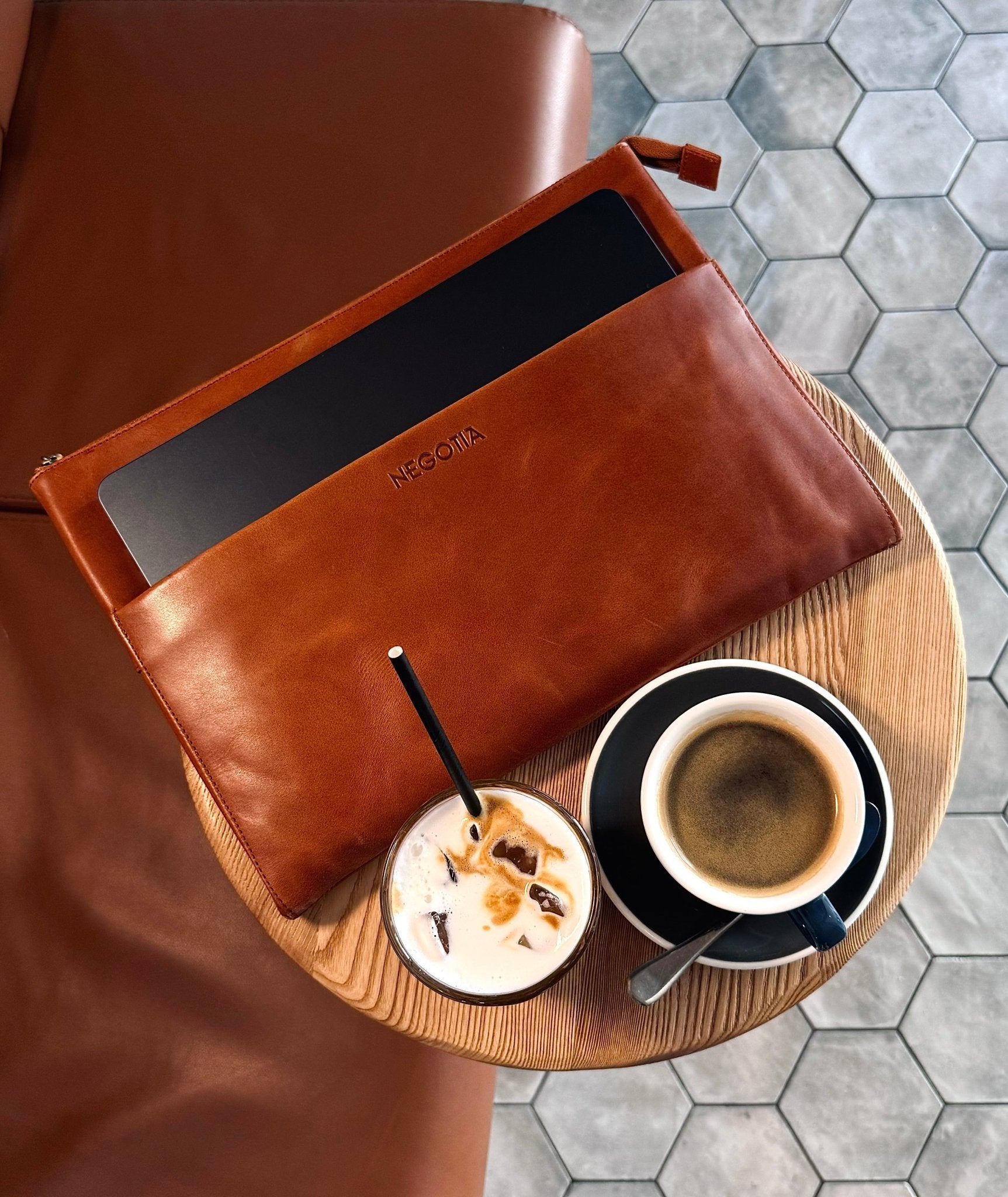 Leather laptop sleeve 14 best sale