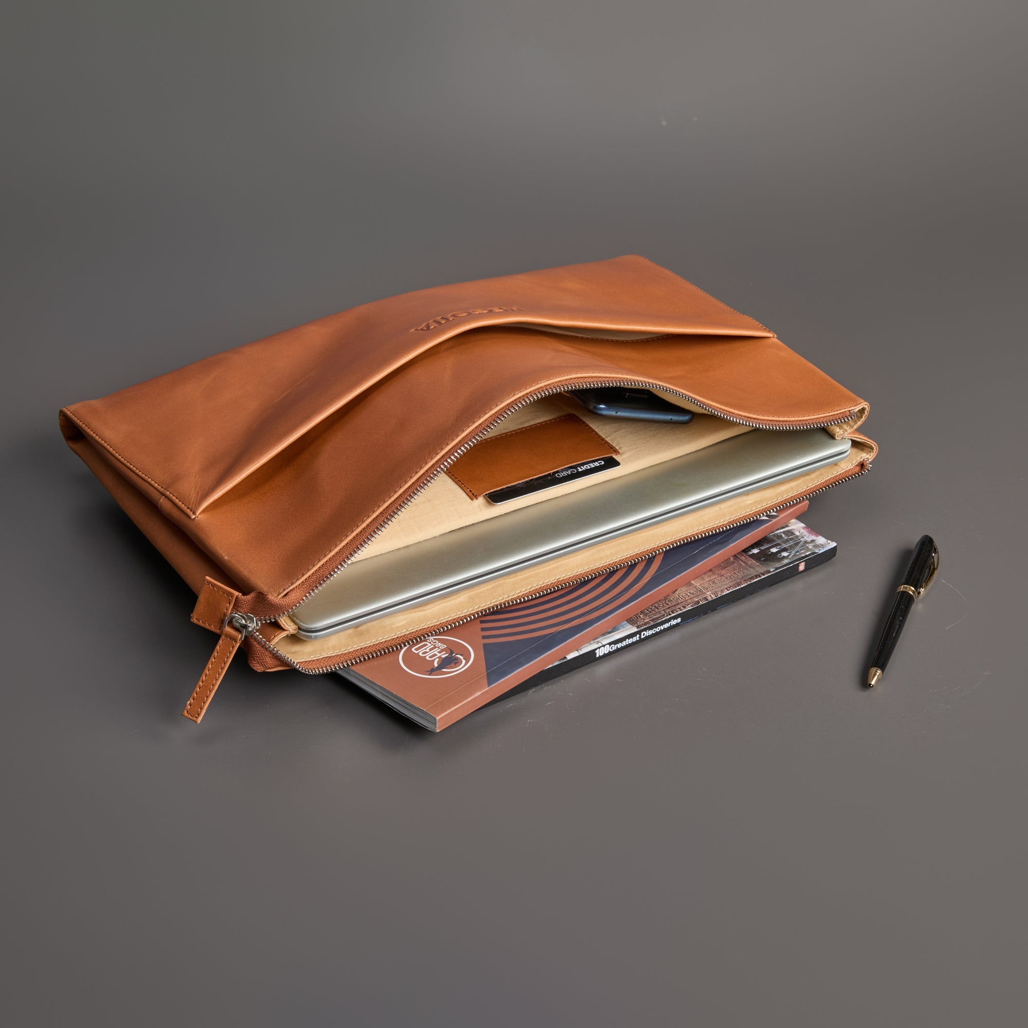 Alpha | Laptop Folio 15,6'' Bruin - NEGOTIA Leather