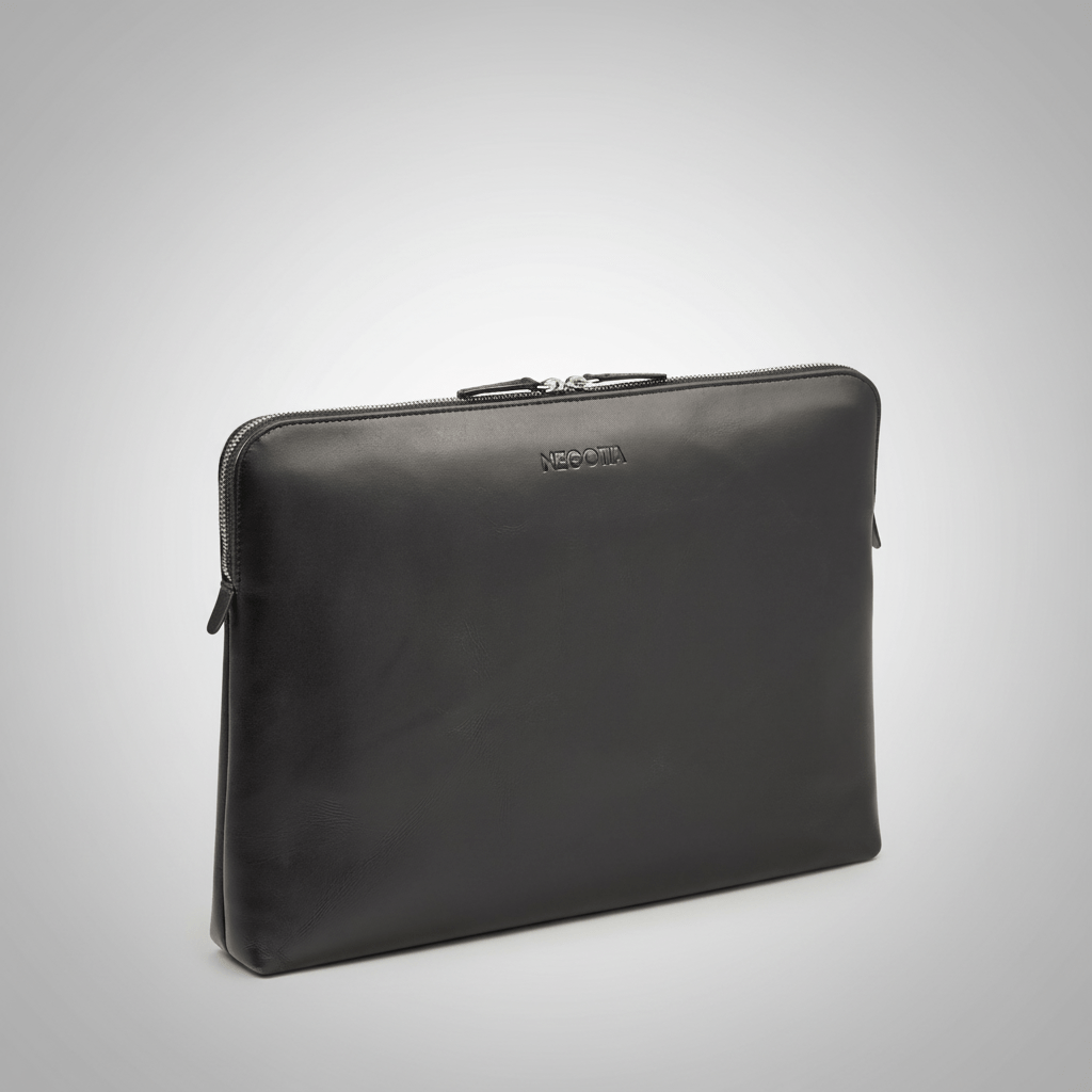 Alpha | Laptopsleeve Carry - All 15,6'' Zwart - NEGOTIA Leather