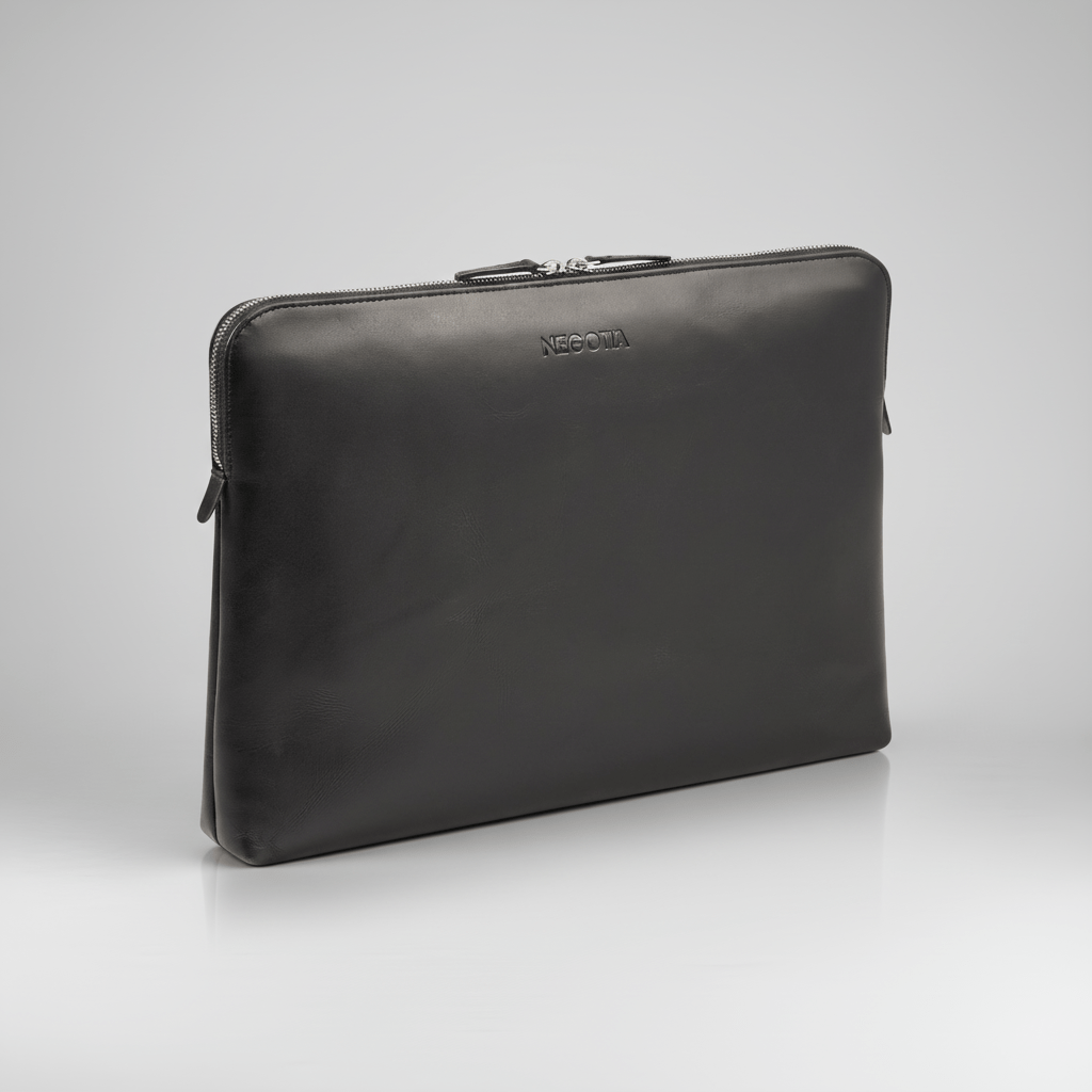 Alpha | Laptopsleeve Carry - All 15,6'' Zwart - NEGOTIA Leather