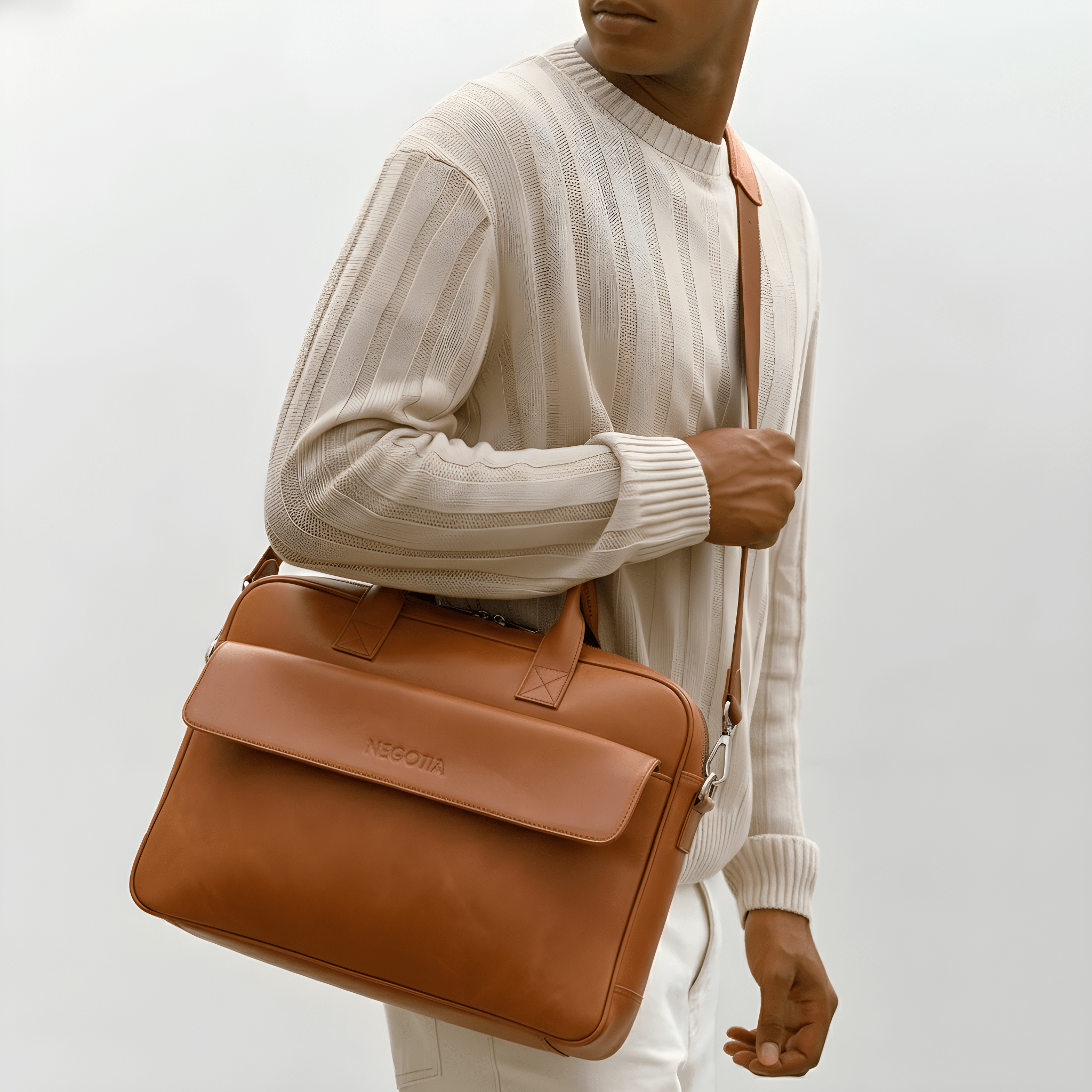 Alpha | Laptoptas 15,6" Cognac - NEGOTIA Leather