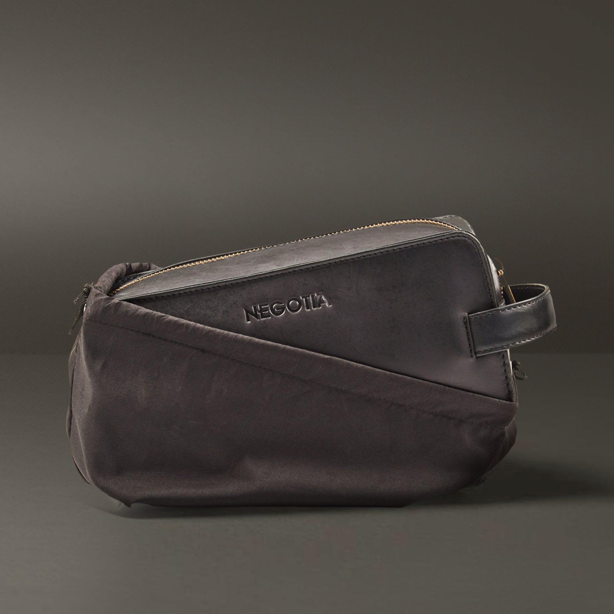 Delta | Toilettas Zwart - NEGOTIA Leather