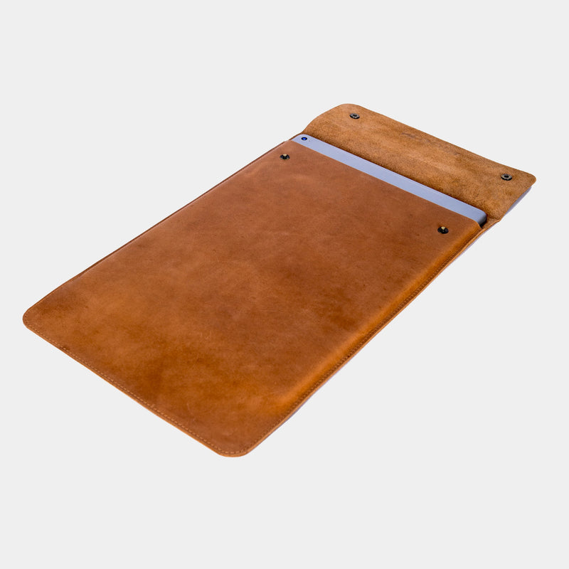 Alpha | Laptopsleeve 13,8" Bruin - NEGOTIA Leather
