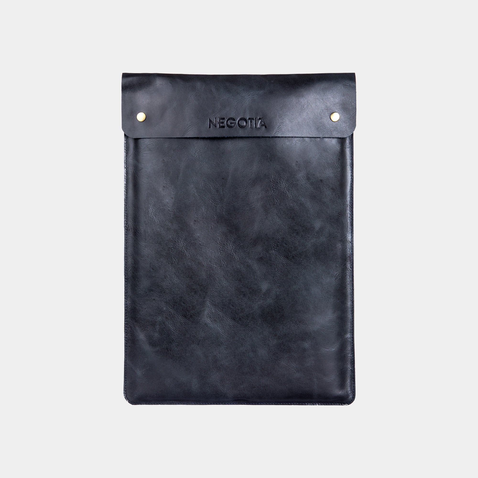 Alpha | Laptopsleeve 15,6" Zwart - NEGOTIA Leather