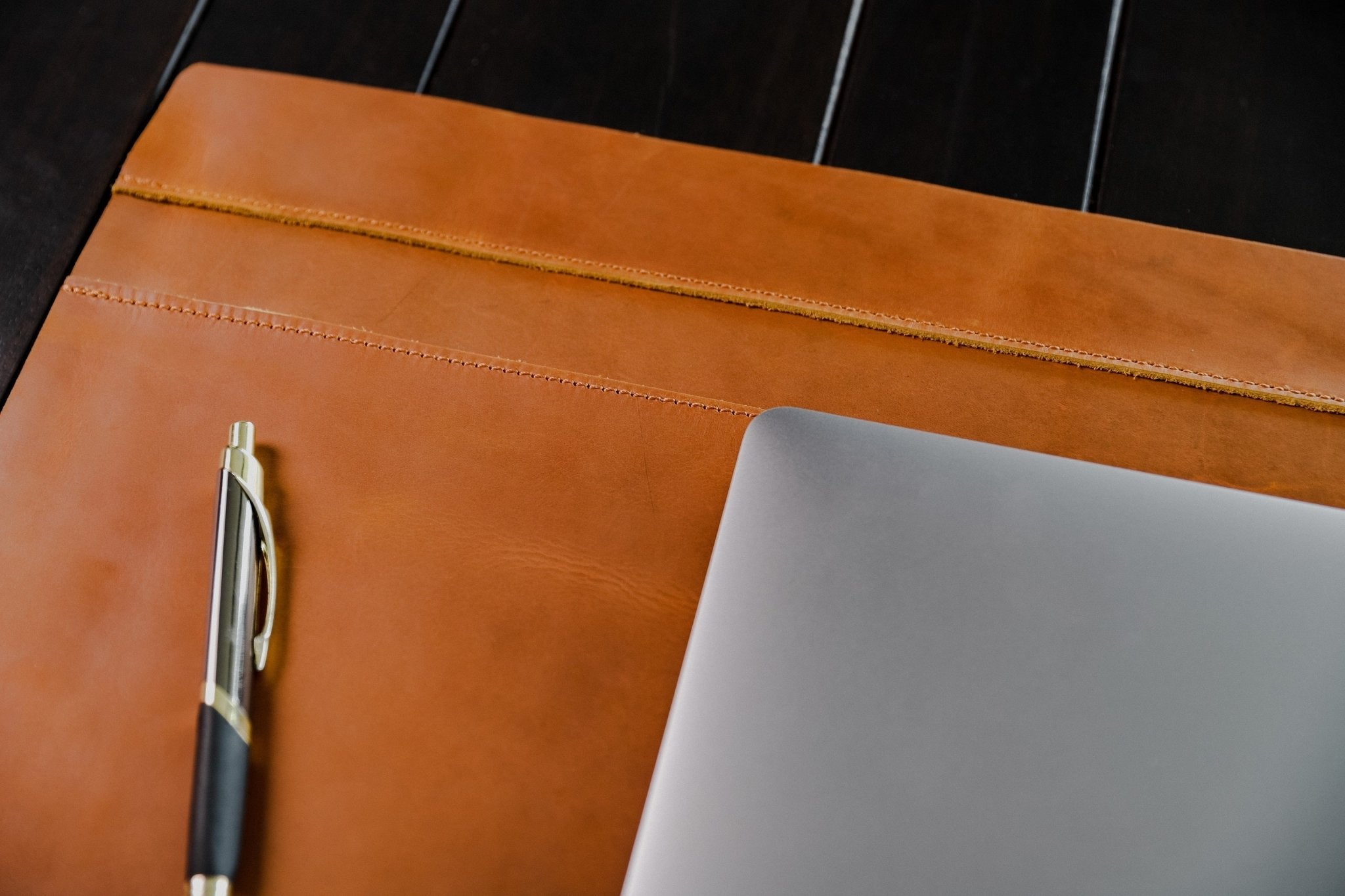 Elite | Deskpad Bruin - NEGOTIA Leather