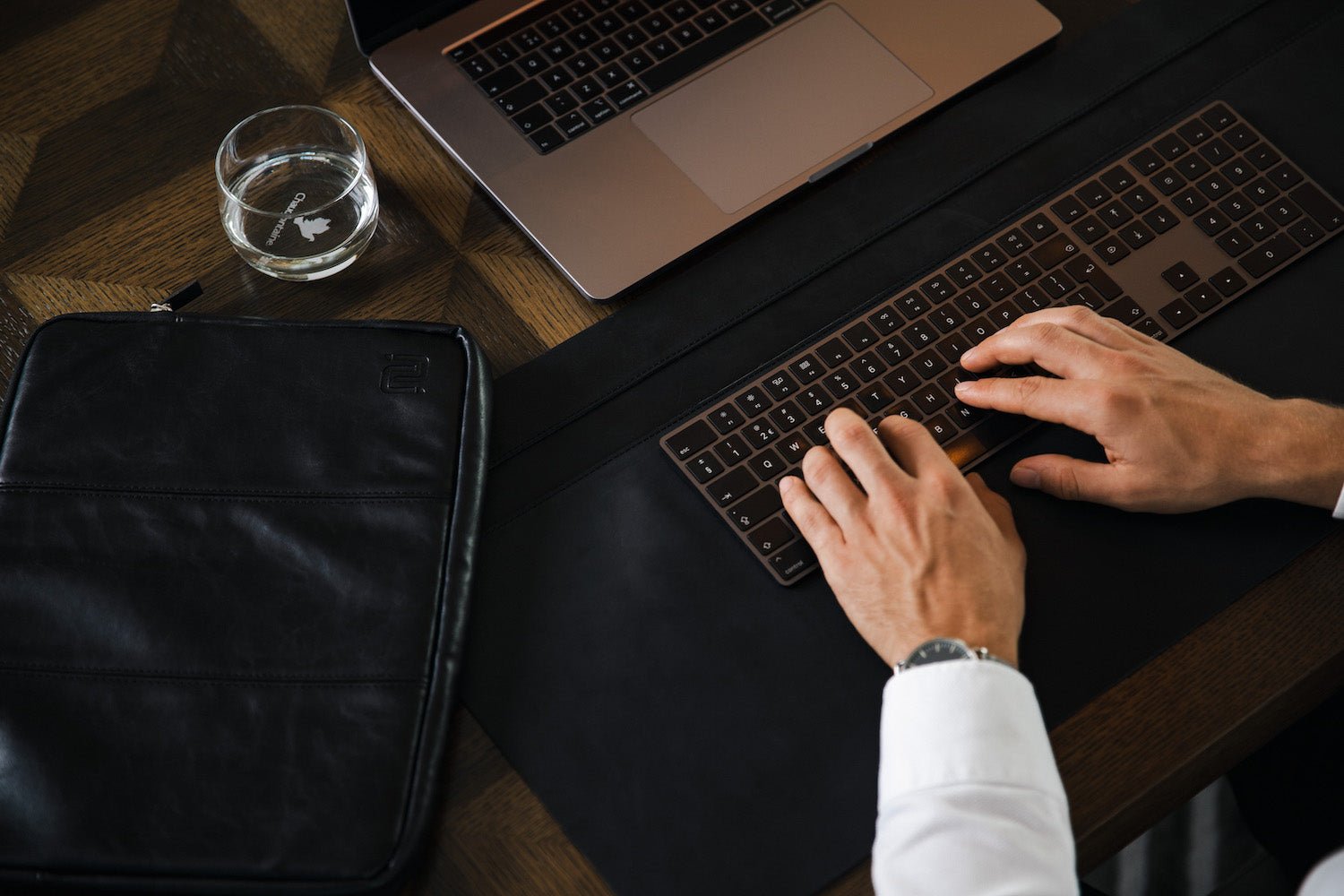 Elite | Deskpad Zwart - NEGOTIA Leather